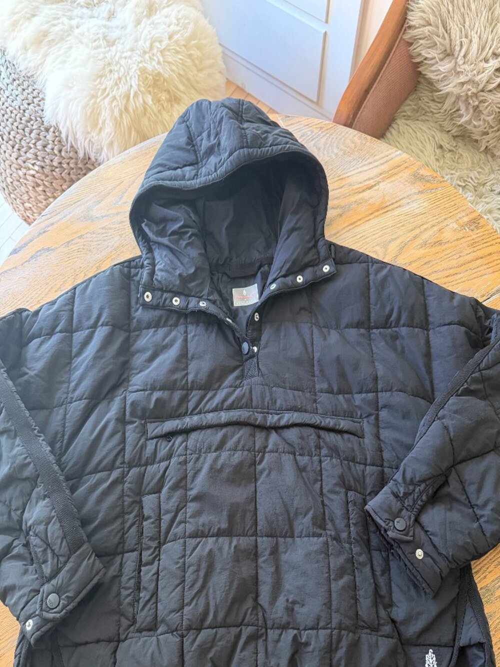 FREE PEOPLE black quilted hooded pullover /S/no flaws